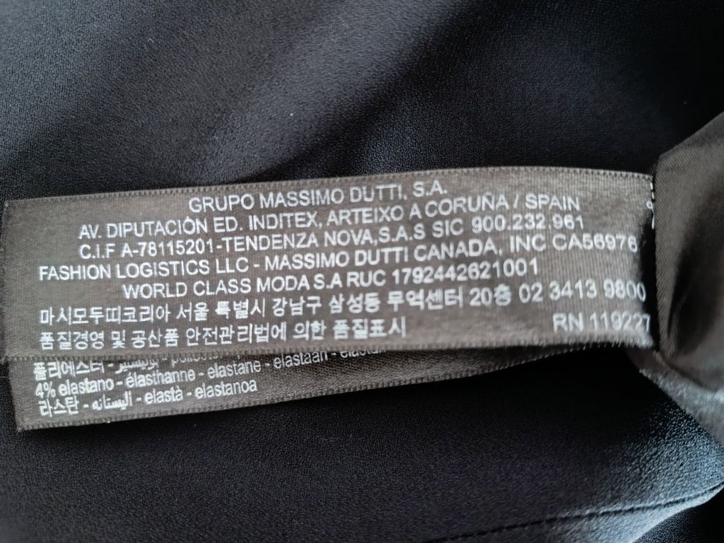 Sukienka ze złotym łańcuszkiem Mała czarna Massimo Dutti 38
