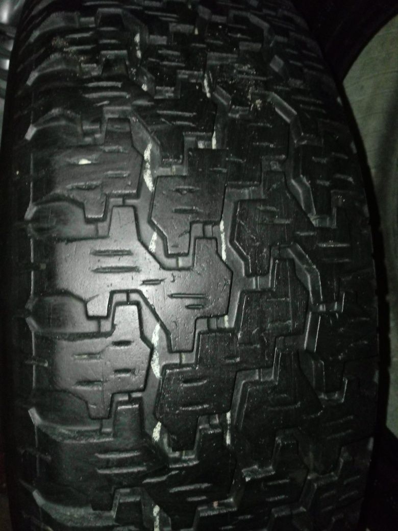 225/75R15 Goodyear Wrangler Radial 1 штука