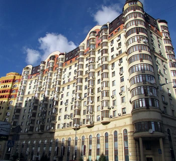 S=101.1 кв.м.Продаж квартири з ремонтом. вул.Золотоустівська,50. Центр