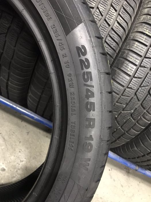 Різноширокі шини 225/45R19 i 255/40R19 CONTINENTAL