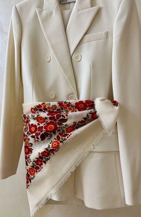 Українська хустка біла в квіти з вовни платок шерстяной в цветы шерсть