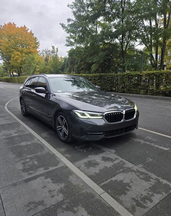 Wynajem BMW 530e 2022 Automat