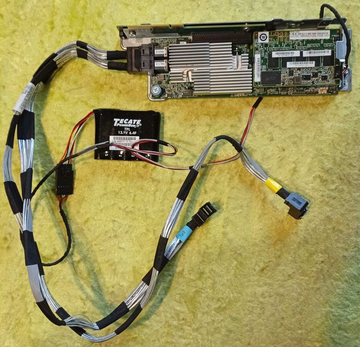 Комплект RAID контролер Cisco UCSC-MRAID12G-1Gb 12GB SAS H3-25488-16A