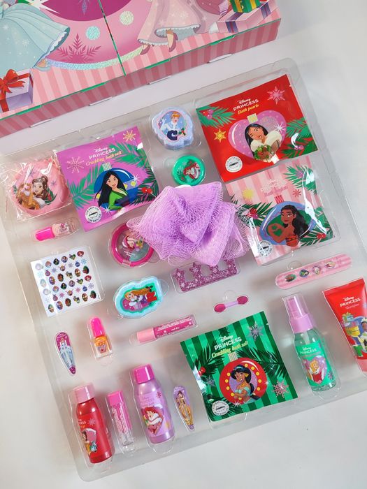 Адвент календар принцеси Дісней для дівчаток подарунок косметика