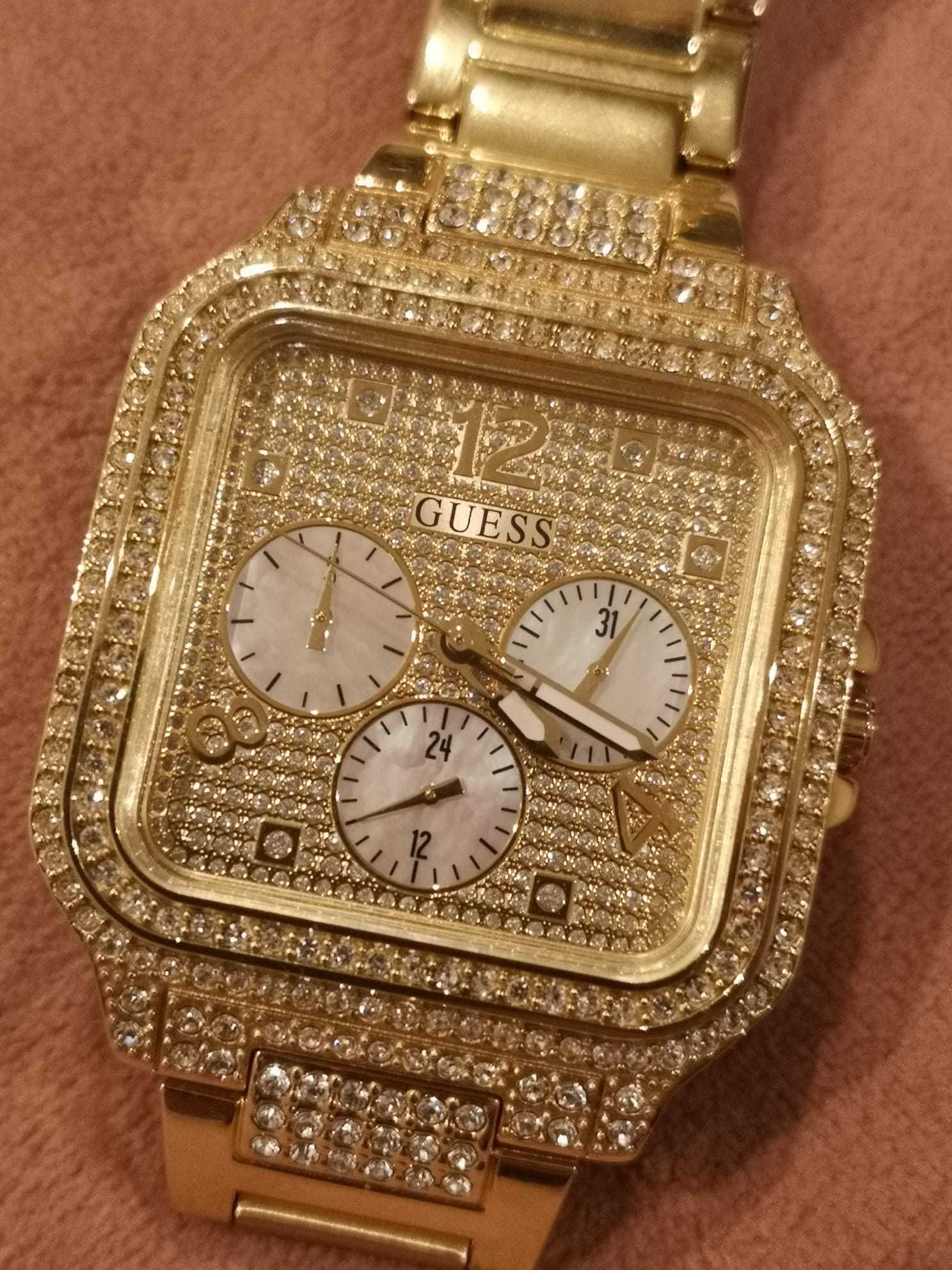 Relógio Guess Gold com cristais