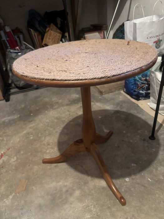 Mesa de apoio ou mesa de cabeceira