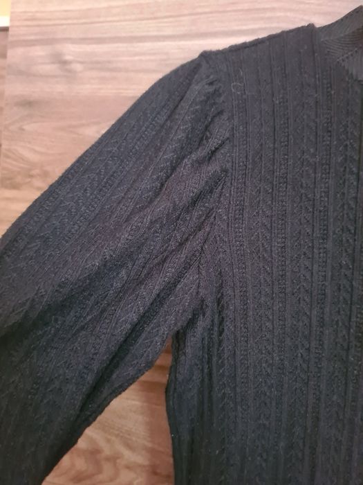 Półgolf czarny z bufkami Reserved