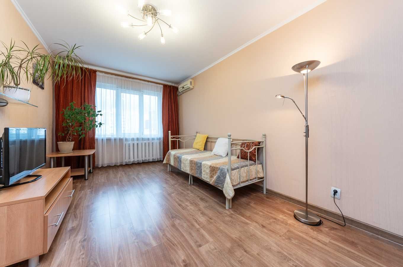 Продаж  затишної 1кім.квартири з ремонтом Харківське шосе 56.