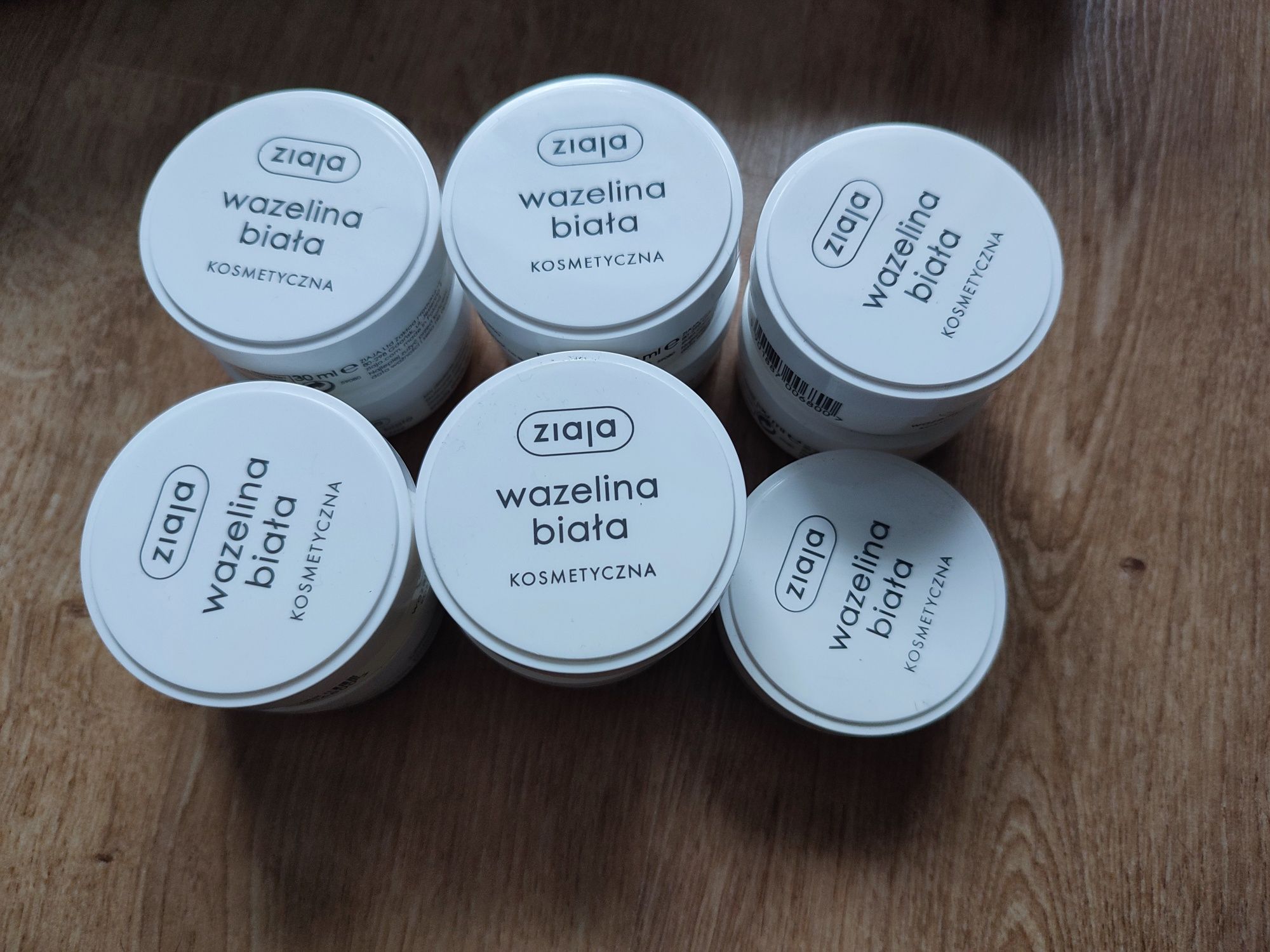 Kremy LINDESA K, NIVEA, mydło Luksja, wazelina Ziaja, pasta BLACK OUT