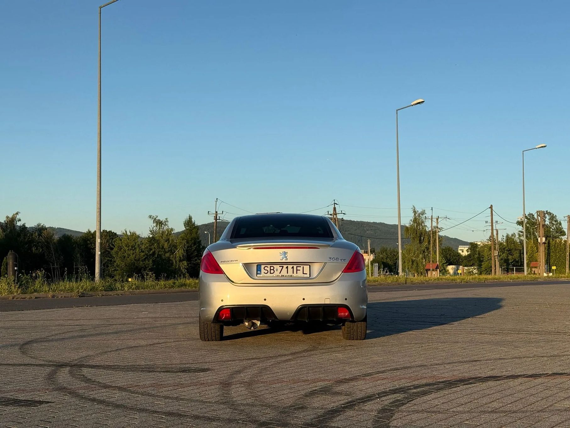 Peugeot 308 CC Peugeot 308cc - srebrny a skromny