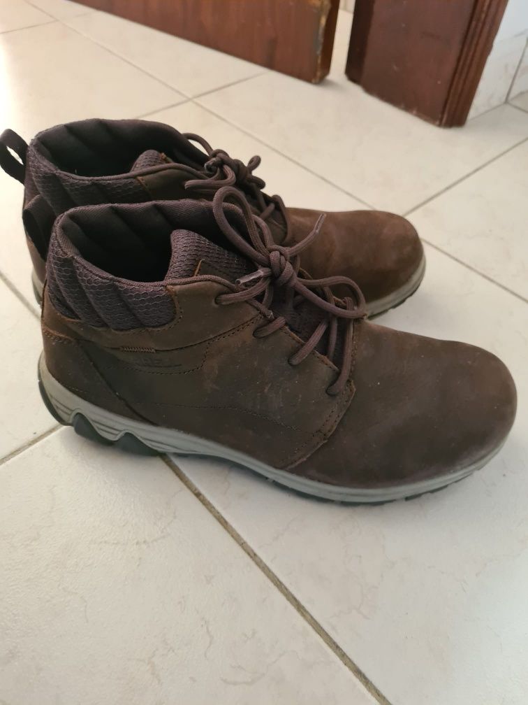 Botas merrell usadas 2 vezes