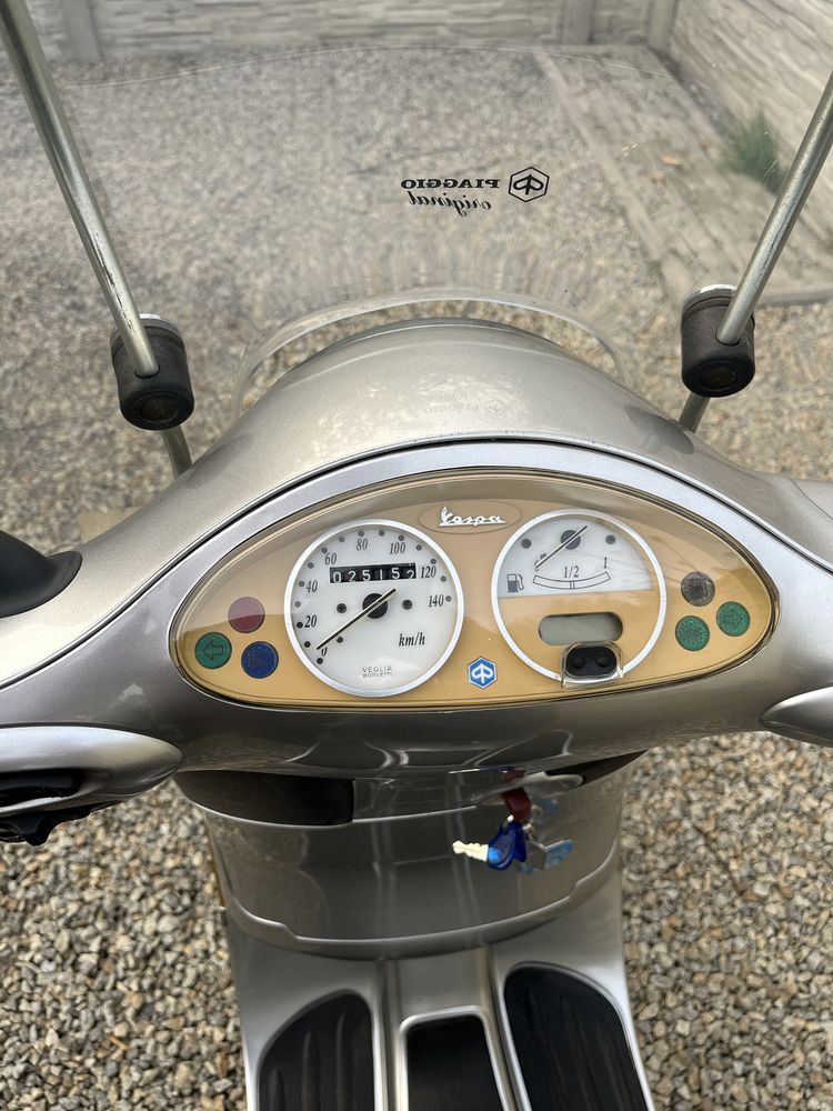 Piaggio vespa et 4