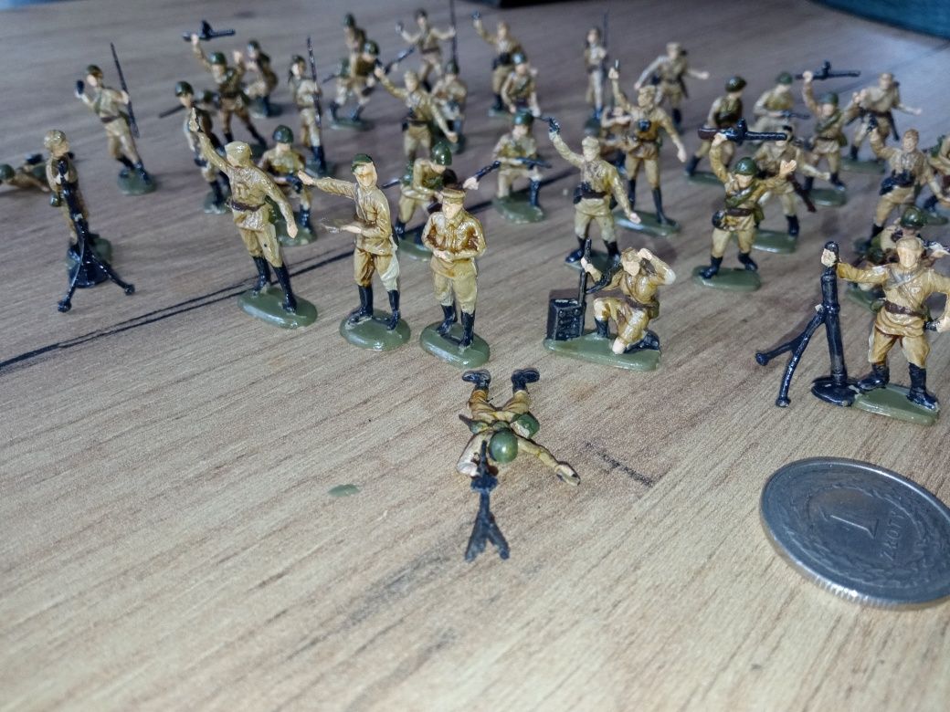 Żołnierzyki, figurki, modele