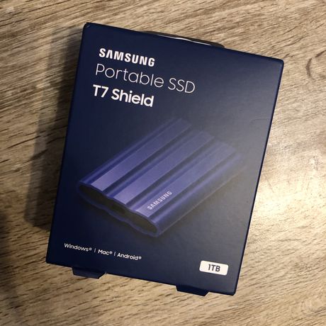 Зовнішній SSD Samsung T7 1TB