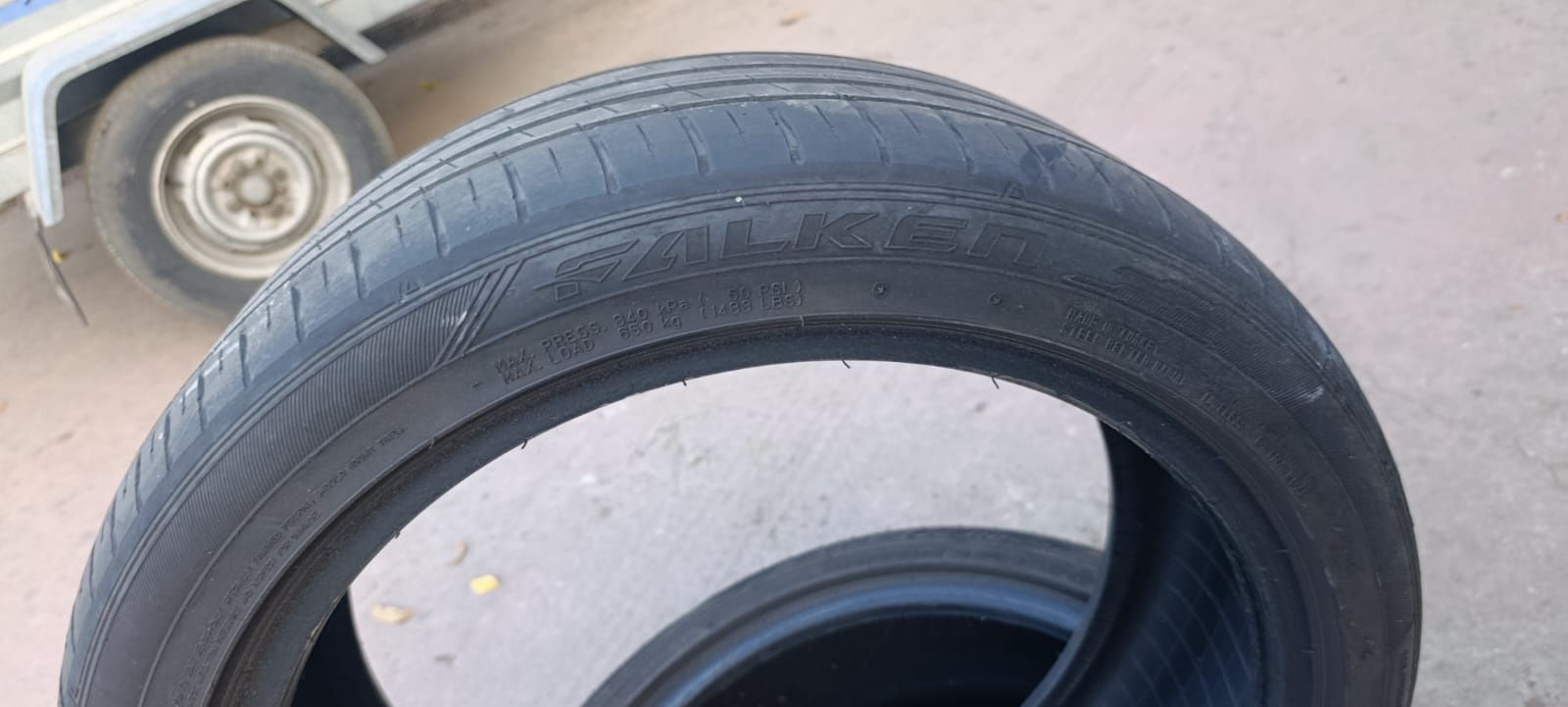 2 pneus usados Falken ziex 215/45 r18 93w