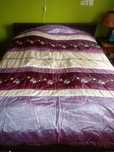 narzuta kapa bordowo fioletowa rozmiar 240x220 2 poszewki 49x49