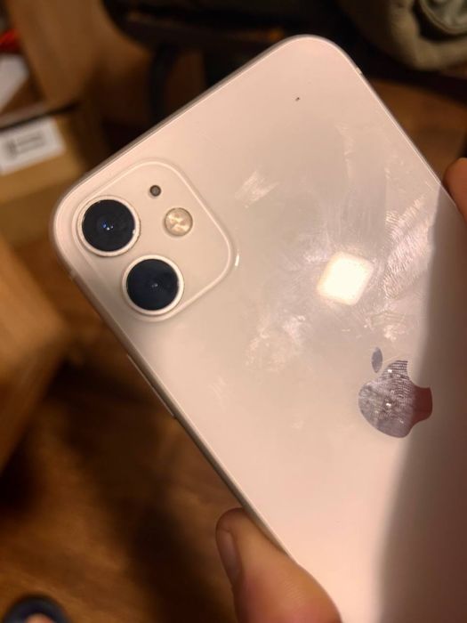 Продам apell 11 на 64 памяті в ідеальному станв