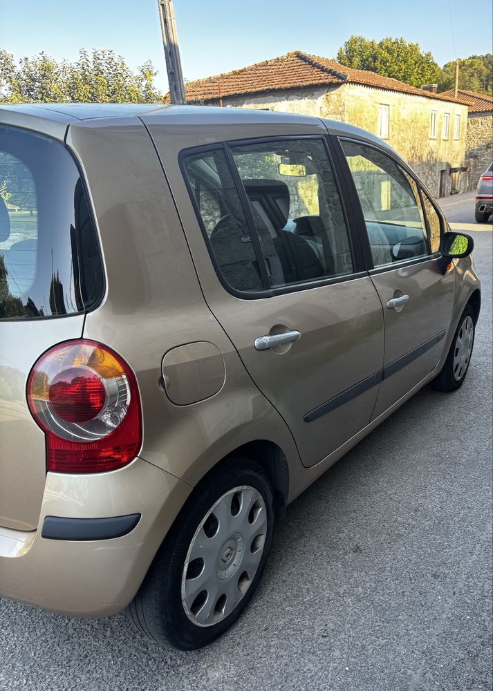 Carro Renaut Modus
