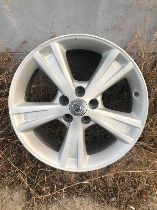 Продам комплект оригинальных дисков Lexus 18-7j 5х 114,3
