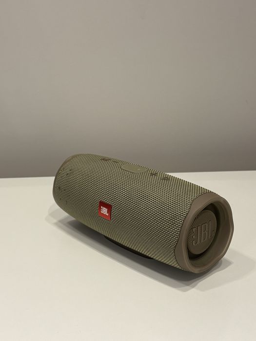 JBLCharge 4 в кольорі хакі