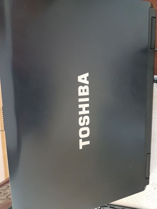 Sprzedam laptopa Toshiba