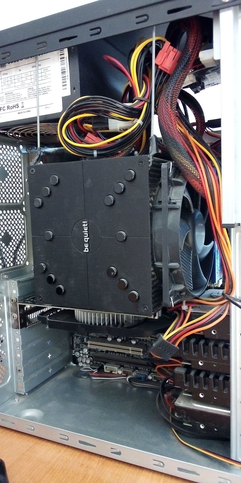 Komputer, 6 rdzeni 3,2GHz, HDD 4 TB 10000 obr/min, RAM 16GB, HDMI, DVD