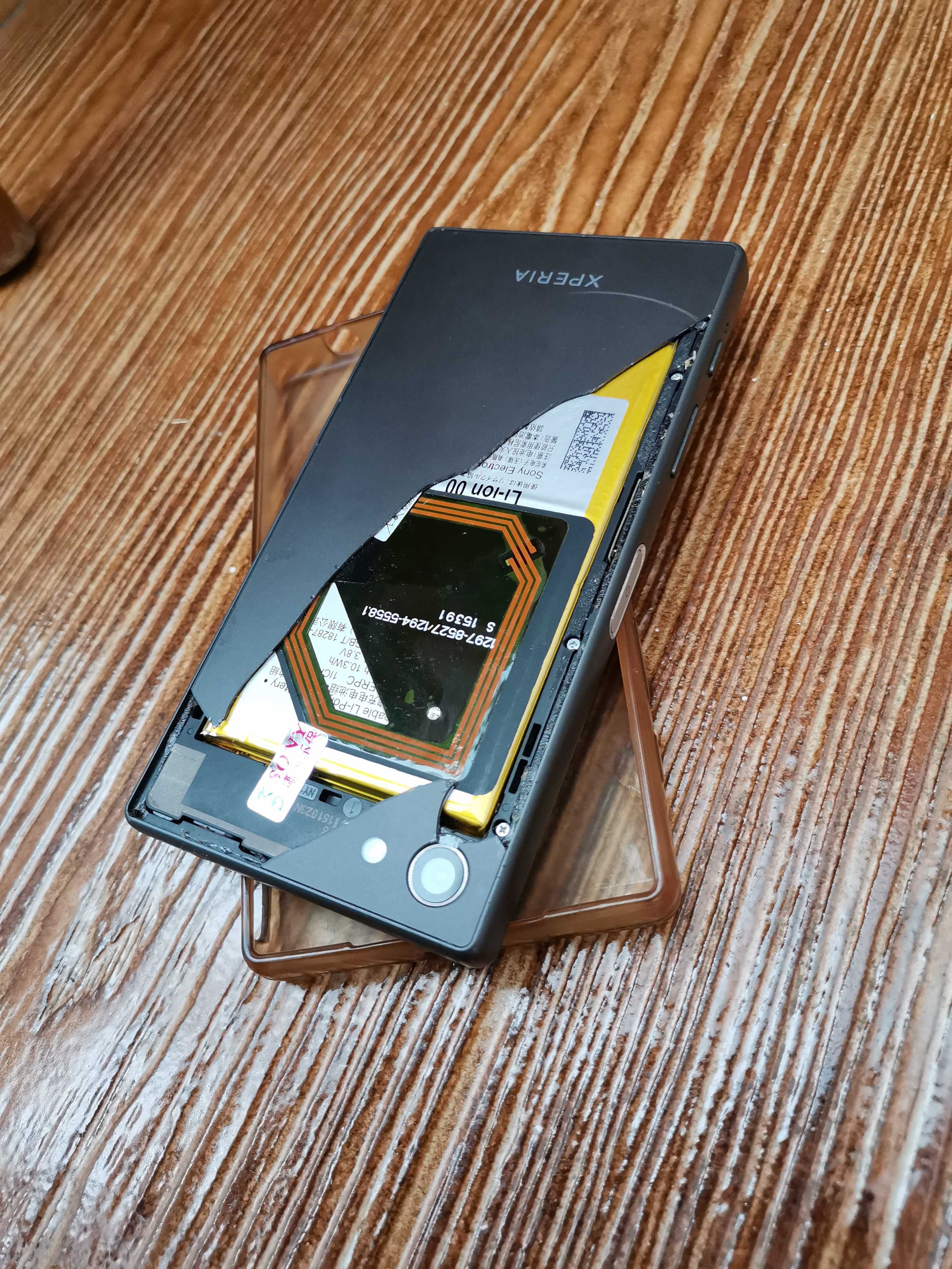 Смартфон Sony Xperia Z5 compact SO-02H