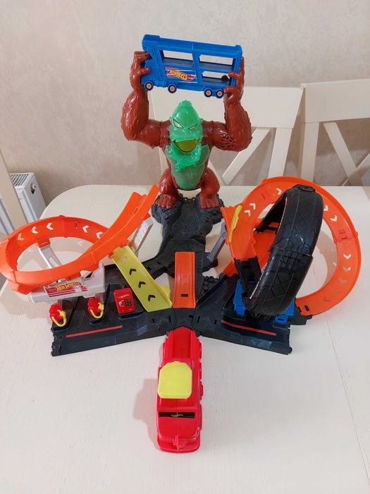 Трек Хот Вілс Атака Токсичної Горили