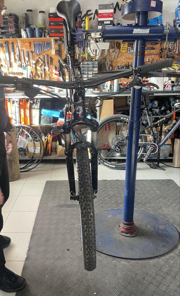Bicicleta BTT- lava dome