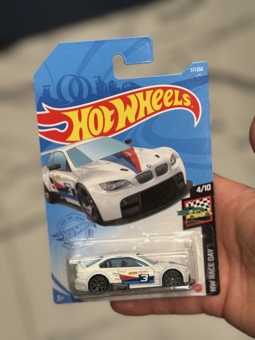 Hot Wheels BMW M3 GT2 e92 HW Race Day biała perła Mpower 2021 idealna