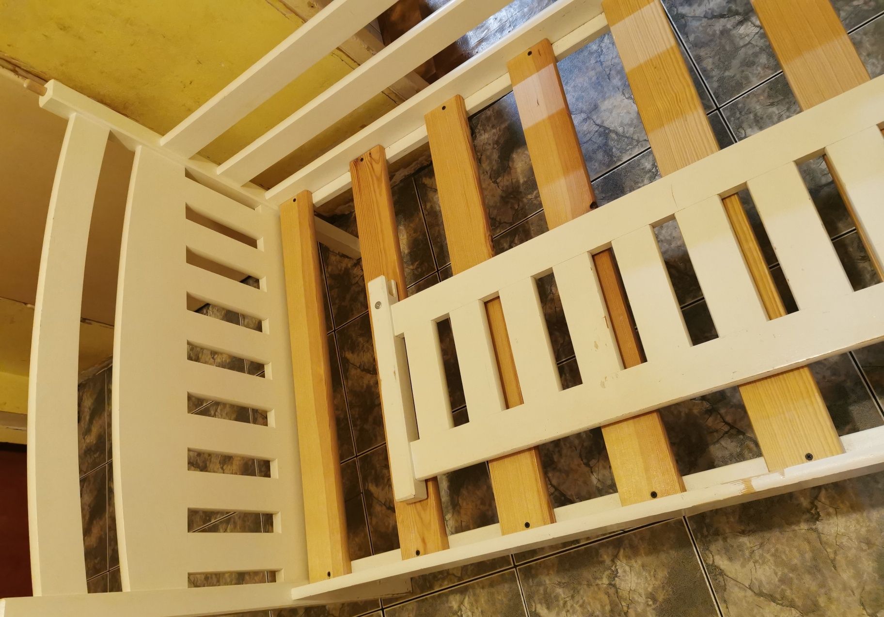 Łóżko drewniane 80x180 pojedyńcze jednoosobowe białe skrzynia barierka