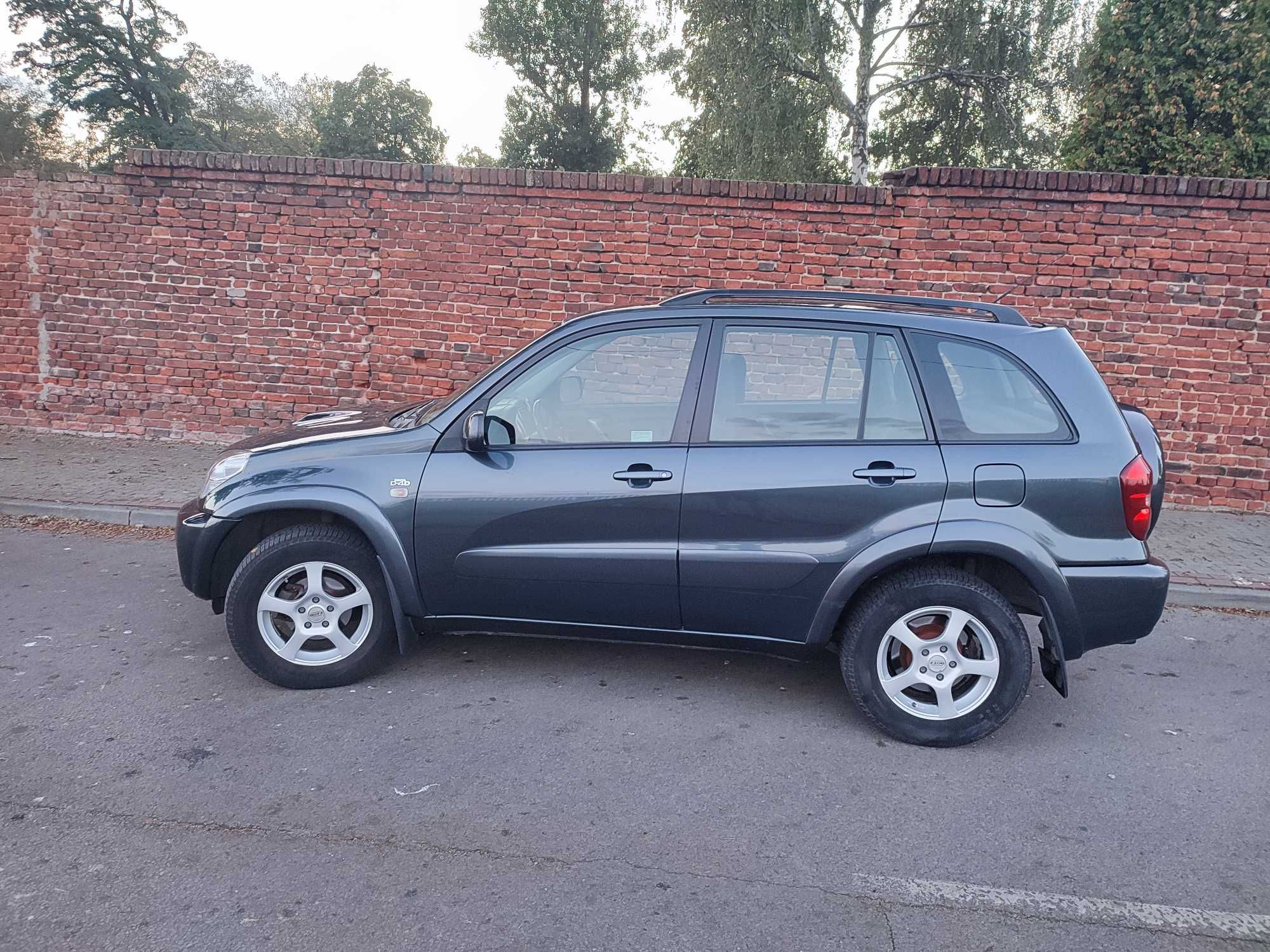 TOYOTA RAV4 2005r. 4x4 diesel