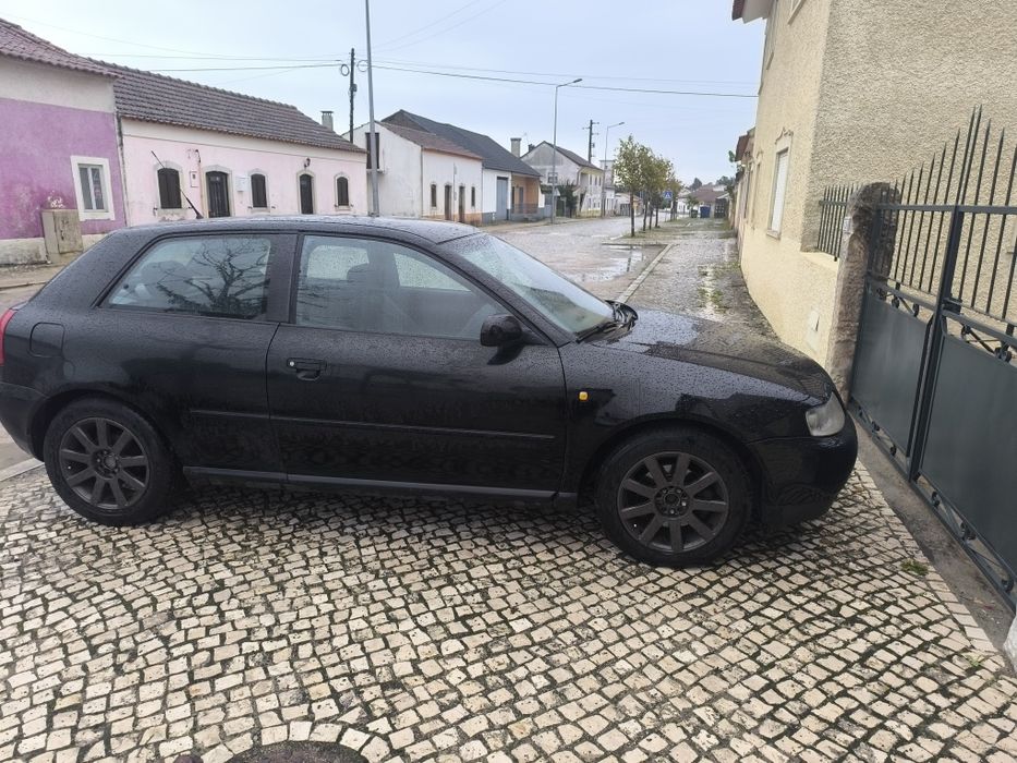 Vendo Audi A3 90cv
Carro conta com 340mil  km
Carro não precisa de nad