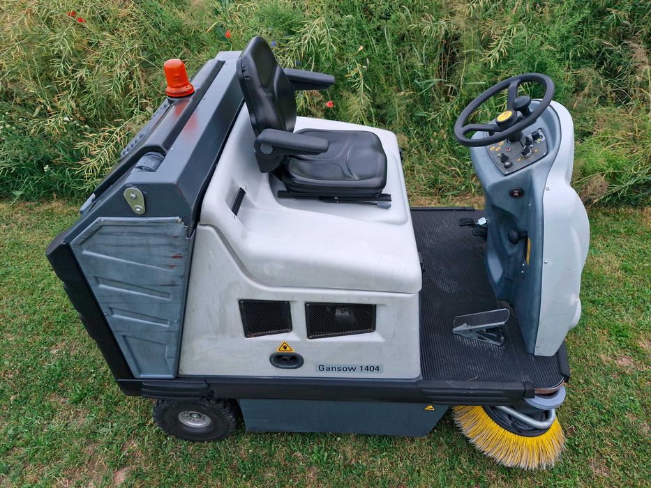 ZAMIATARKA SPALINOWO ELEKTRYCZNA hybrydowa IPC gansow 1404 honda 190h