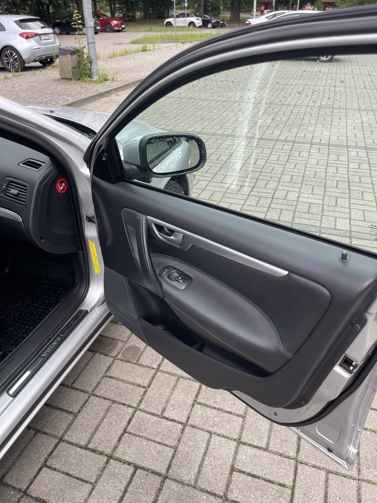 Volvo S60 2.4 diesel z 2007 roku