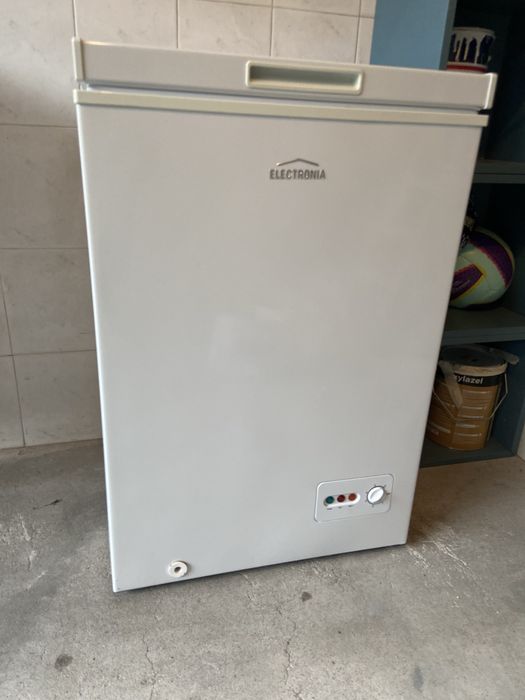 Arca horizontal Electronia NS-129CN