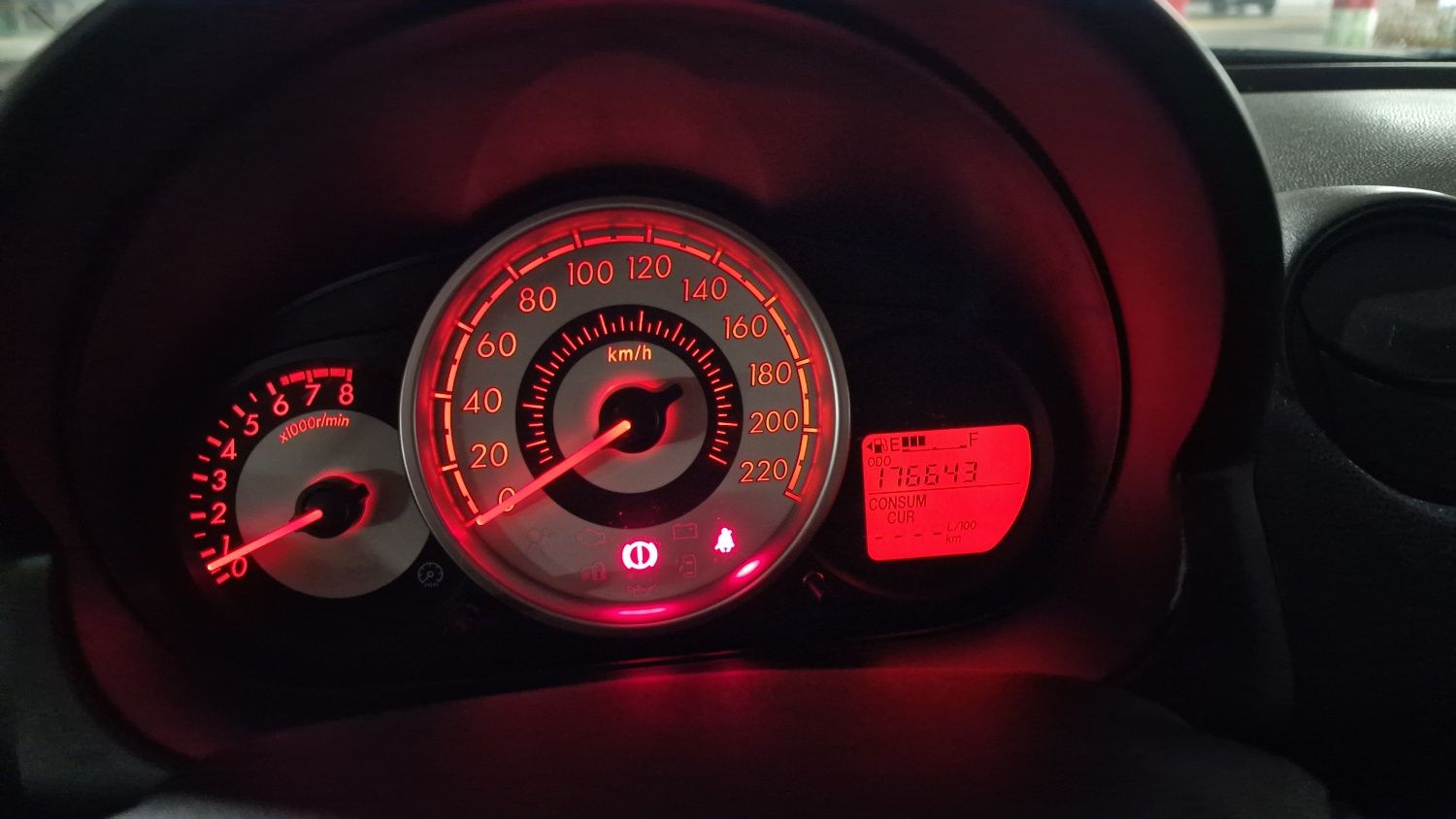 Mazda 2 1.3 Gasolina – 2010 – 176.000 km – Excelente Estado