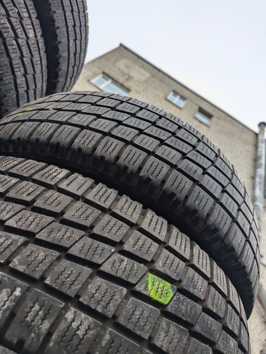 215/70R15C  Toyo