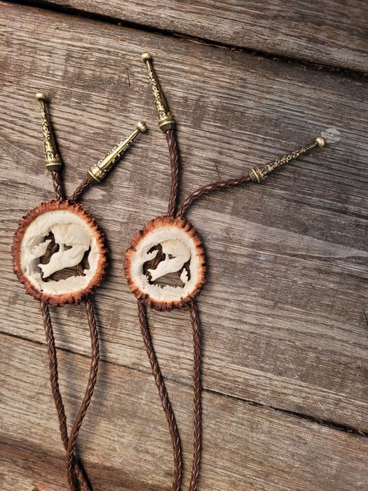 Sarna rogacz parostki koziołek Bolo krawatnik rękodzieło w róży jeleni