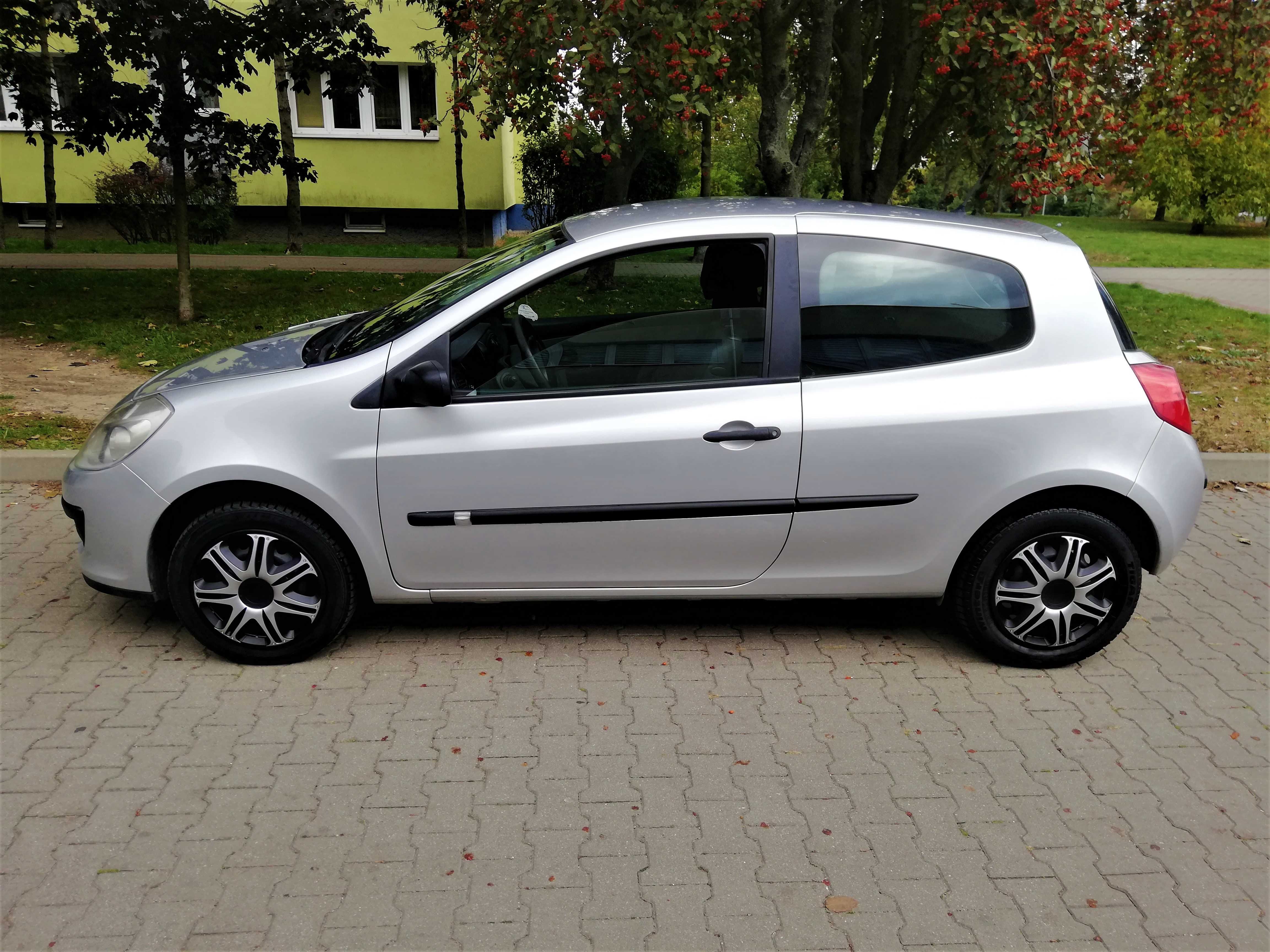 Clio3 klima działa,184tys1.2,benz rdzy2005-XI/2006 jestem włascicielem