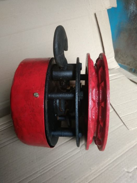 Совдепівська ланцюгова лебідка з потужним якісним редуктором