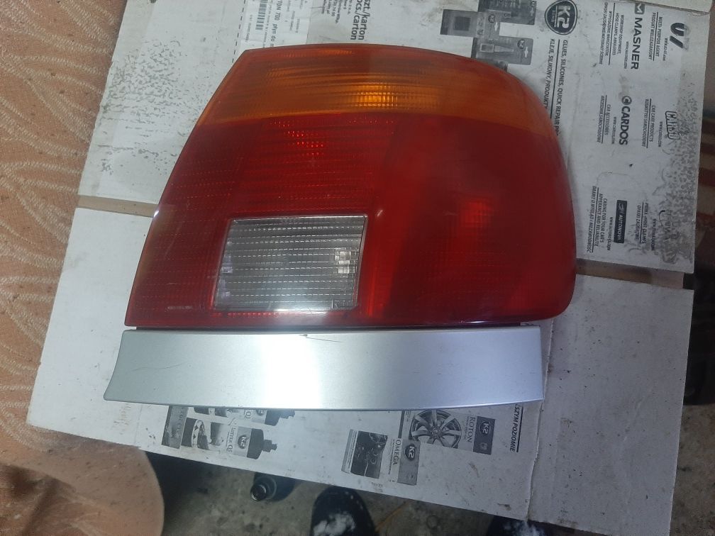 Lampa tył audi a4 b5 1.6