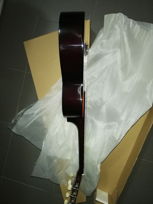 Guitarra castanha sunburst 1/4 para crianças