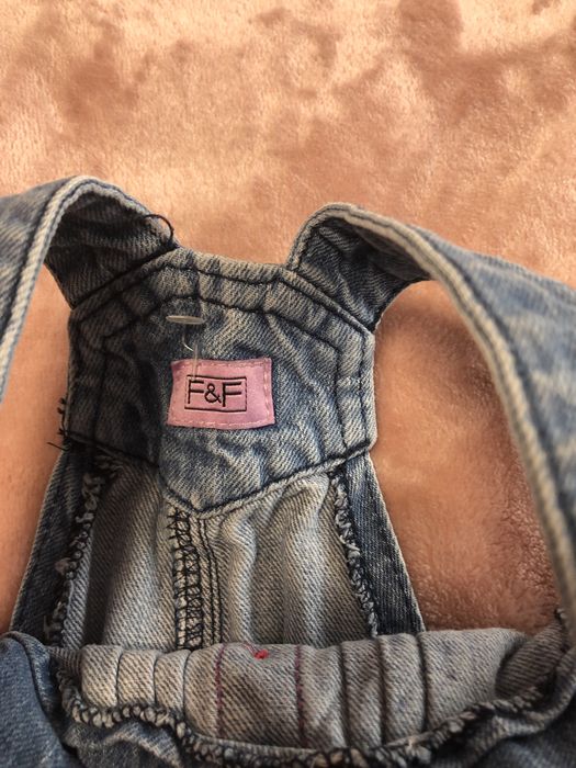 Krotkie jeansowe ogrodniczki r.92-98 nowe