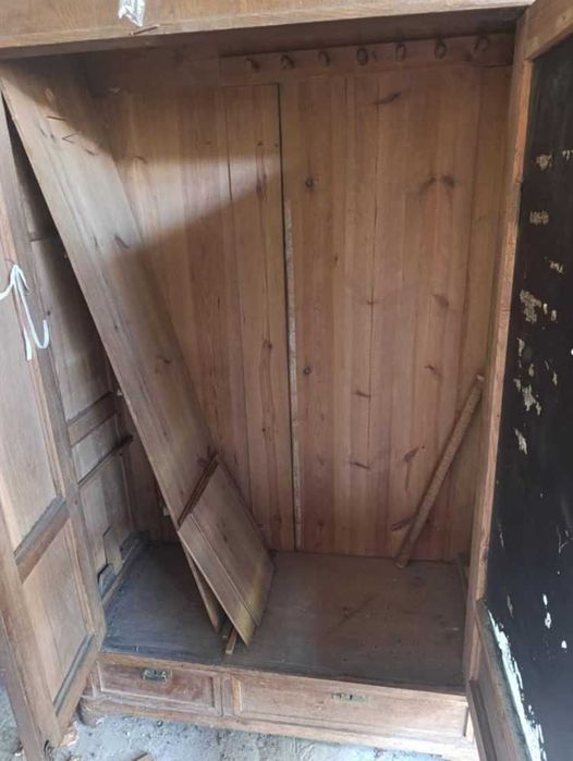 Stara szafa do renowacji z około 1910 roku.