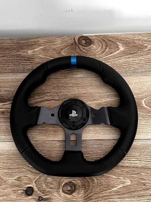 Logitech G29 com volante personalizado F1 Redbull