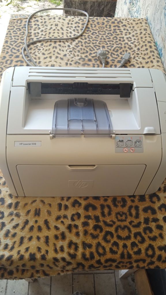 Лазерний принтер laserjet 1018 б/у