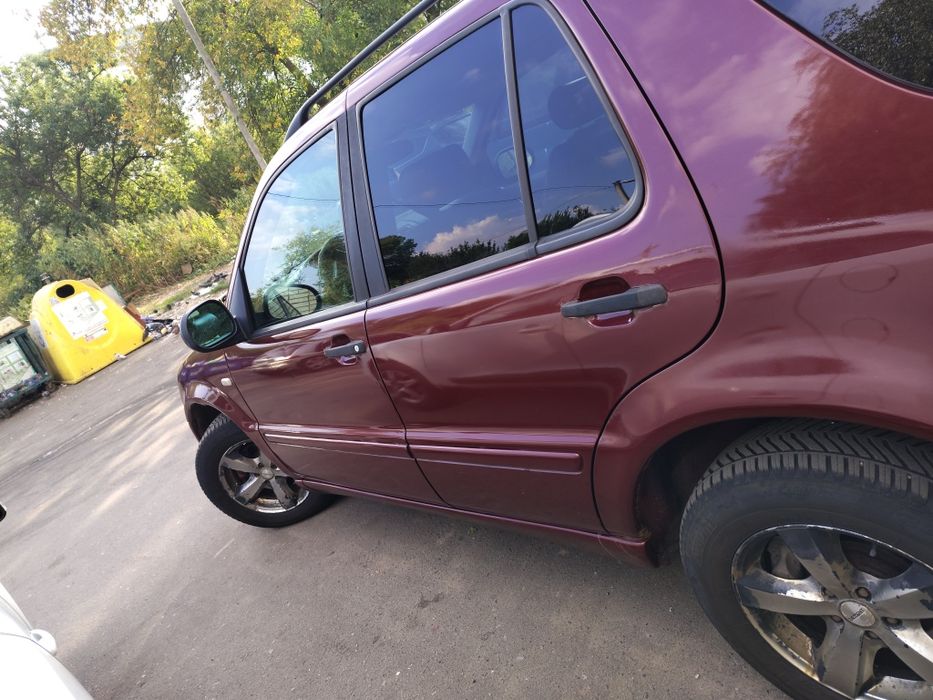 Мерседес мл 320 красная