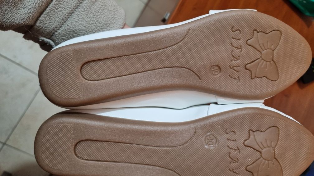 Sapatos / sabrinas