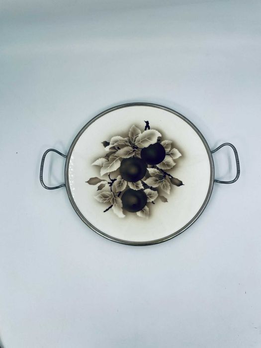 Taca, patera porcelanowa z motywem owoców